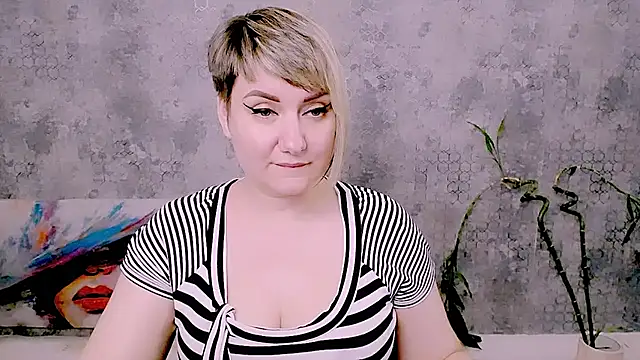 Djullia Live XXX-chat