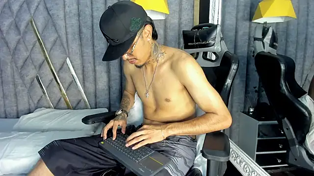 Chat +18 de TysonRiggs ao vivo