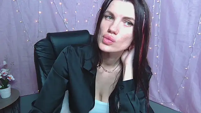 MilaLoona Live XXX Chat