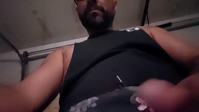 Chat XXX en directo de Forbidden_daddy