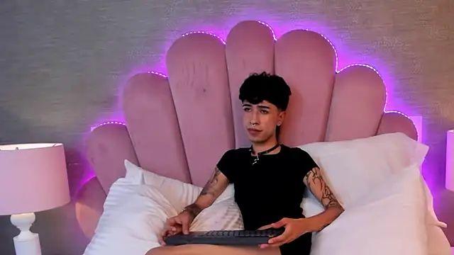 AidenFoox's Live XXX Chat