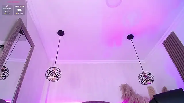 Amara_Davis1 现场XXX聊天