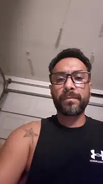 Forbidden_daddy: διαδικτυακό σόου στην κάμερα