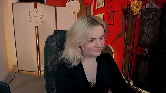 KathyBriggs Adlı Modelin Canlı XXX Sohbeti