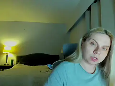 callme_iva's Live XXX Chat