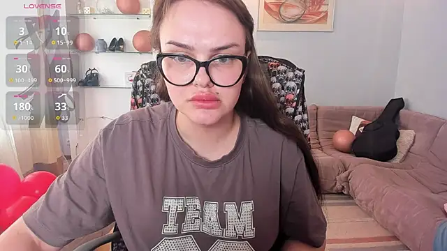 Chatroom XXX en direct de KamillaJei