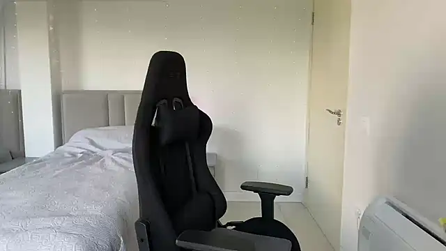 PrincesSsLilu's Live XXX Chat