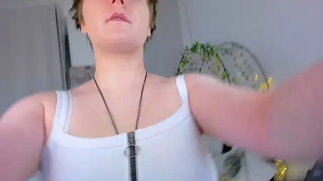 MelittaStorrie's Live XXX Chat