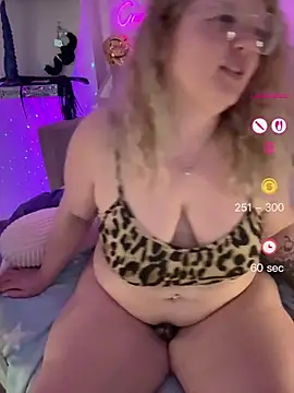 Онлайн чат XXX CurvyAnonymousGirl89