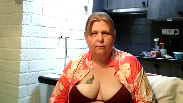 Sylviastar46 Live XXX-chat