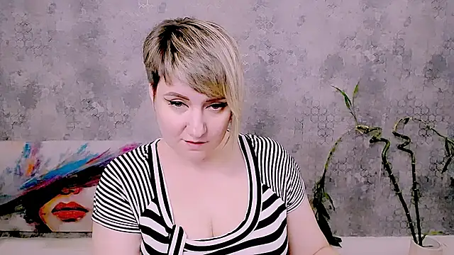 Djullia Live XXX-Chat