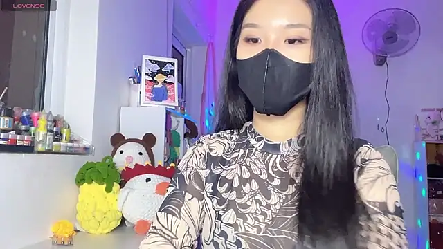 Tieu-Mayn Live XXX chat