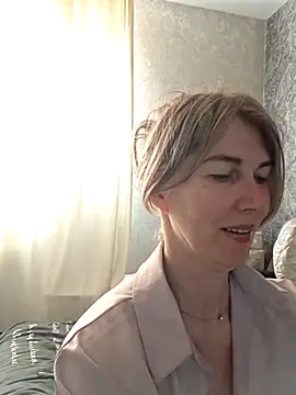 stellahere8 live XXX chat