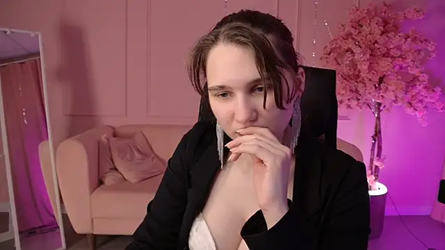 Chat +18 de TessaMill ao vivo