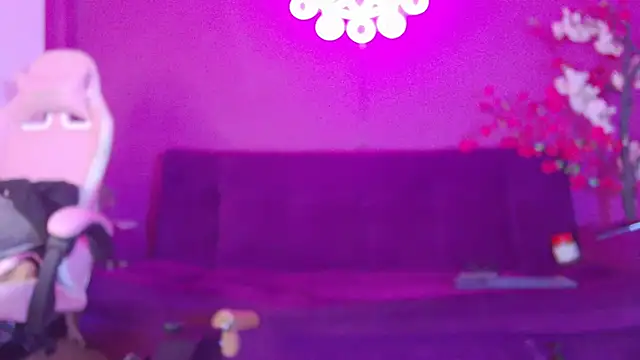 Daliana_Gounboltn Webbikameraesitys