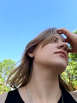 mooniekiss' Webcam Show