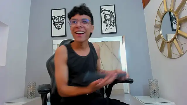 Pertunjukan Kamera Web adams_bobby