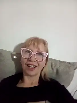 SexyMilf1211 现场XXX聊天