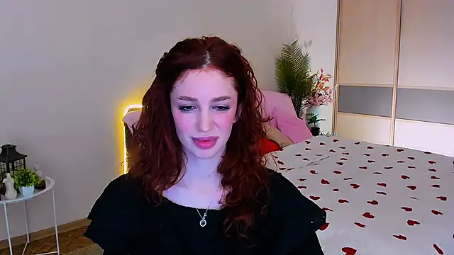 ChristinaConteeree: онлайн-секс-чат