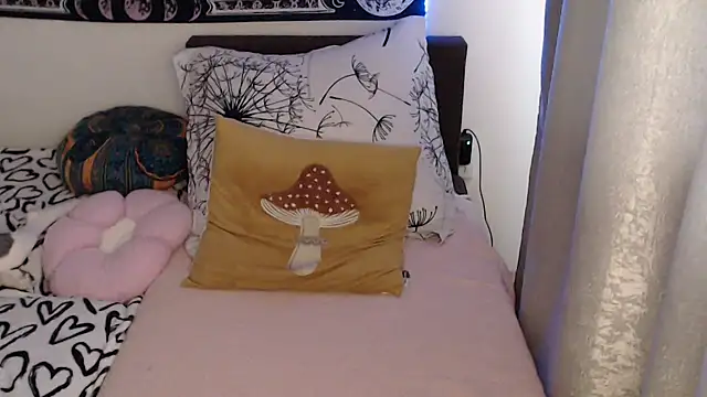 AlienforTwenty Adlı Modelin Canlı XXX Sohbeti