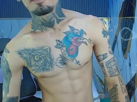 Boy_tatto77 Adlı Modelin Canlı XXX Sohbeti