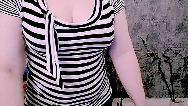 Djullia Live XXX-Chat