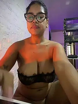 Kittybrown18's Live XXX Chat