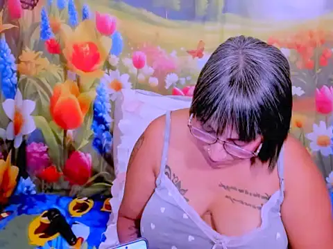 indianroxy's Live XXX Chat