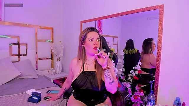AvaMiia's Live XXX Chat