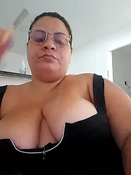 carola_hotwife 现场XXX聊天