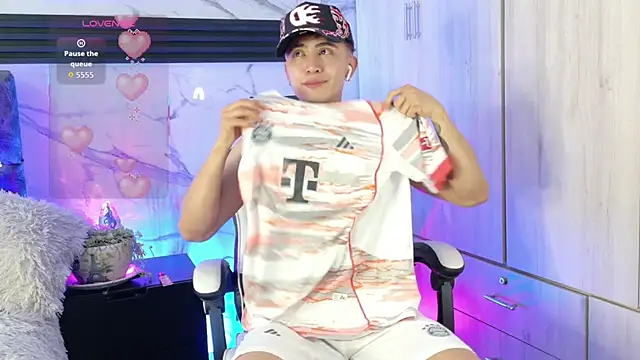 Saimonvela Chat XXX live