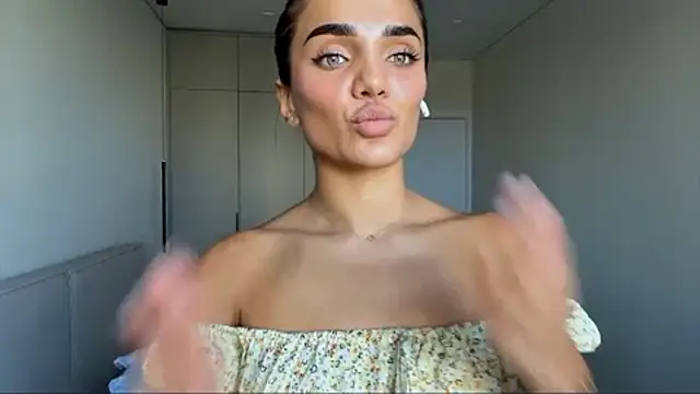 MelindaReny's Live XXX Chat
