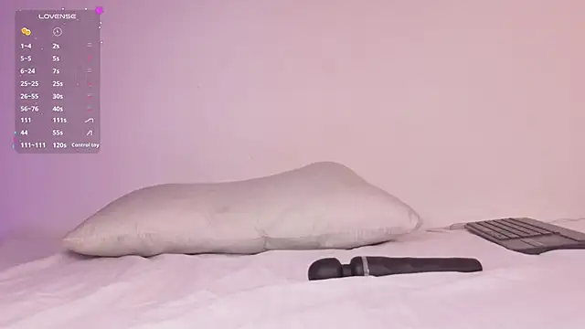 EmmaLopez11's Live XXX Chat