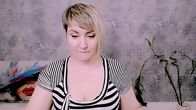 Djullia's Live XXX Chat