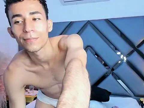 Show modela Zahir_Ashar na web-kameri