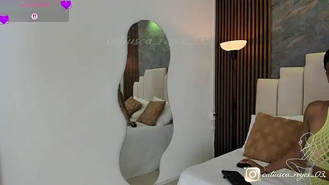 catiusca_reyes_03: απευθείας συνομιλία ΧΧΧ