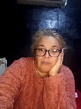 momismilf544 网络视讯表演