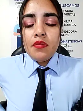 Chat +18 de MAYE__13 ao vivo