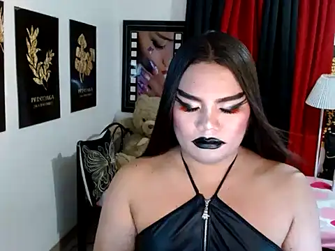 TSbrianaHugeCock Show in webcam