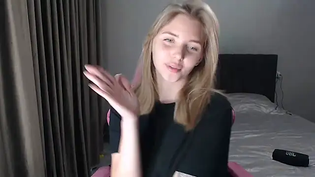 Candy-Love2 Adlı Modelin Canlı XXX Sohbeti