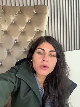 Chat +18 de Harmony_Hills ao vivo