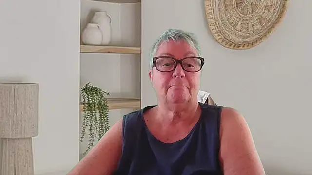 Mystery-Grandmother – webcam-show