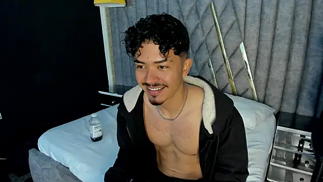 NicolaiKarav's Live XXX Chat