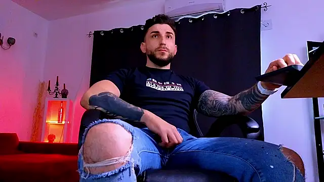 Chatroom XXX en direct de MightyAaron66