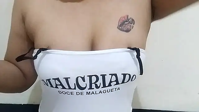 DarlenaNastasia Pertunjukan Webcam
