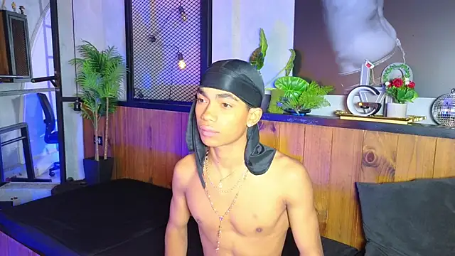 XXX chat uživo modela AlanCutee