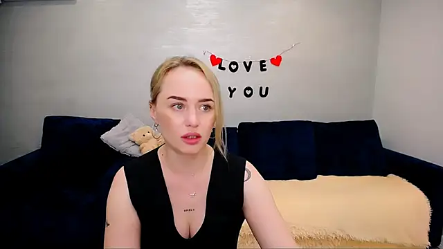 Chatroom XXX en direct de LiluMoon__