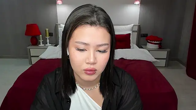 Brunette_Charm 现场XXX聊天