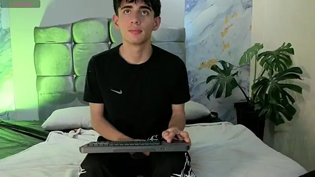 demian_hot99 webkamerás műsora