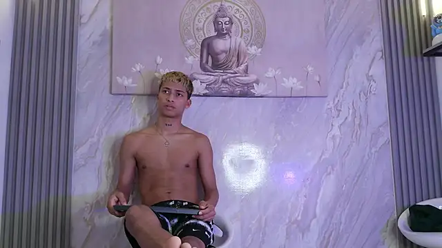 Chat XXX en directo de GOLD_BOYS